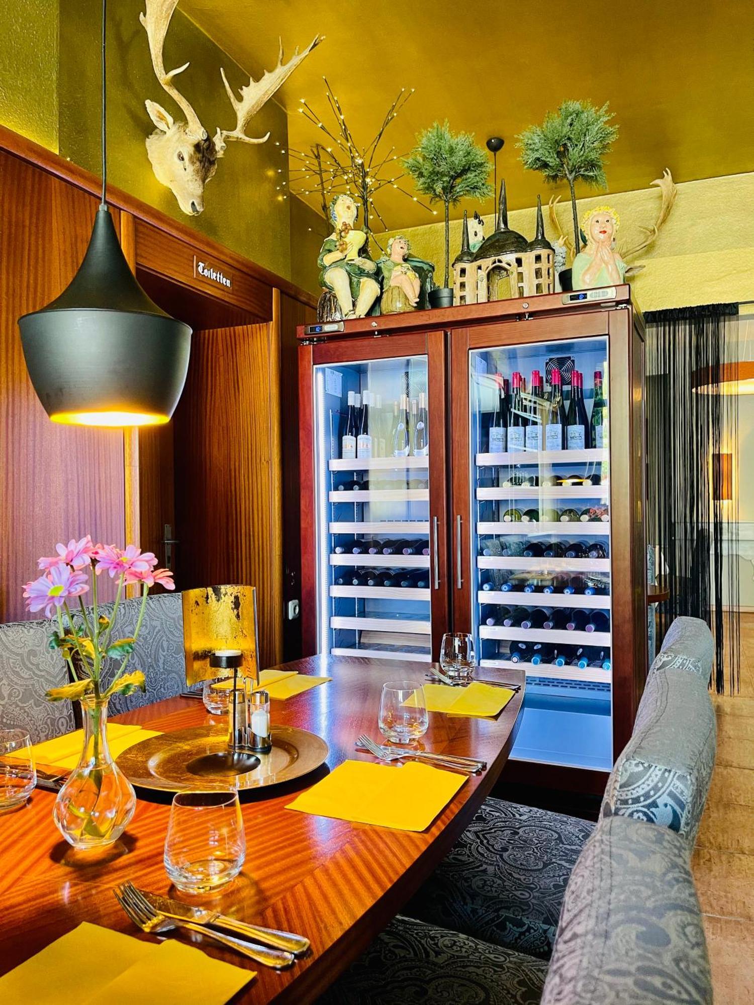 Zu Den Linden - Radebeul Pension Mit Restaurant Exterior foto